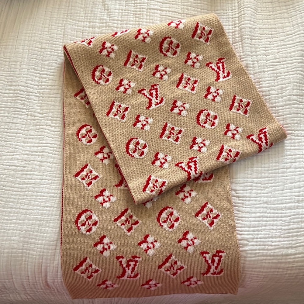Louis Vuitton scarf